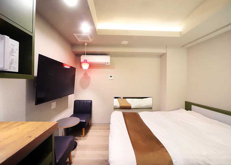 Room 402
